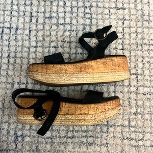 Musse & Cloud flatworm wedges
